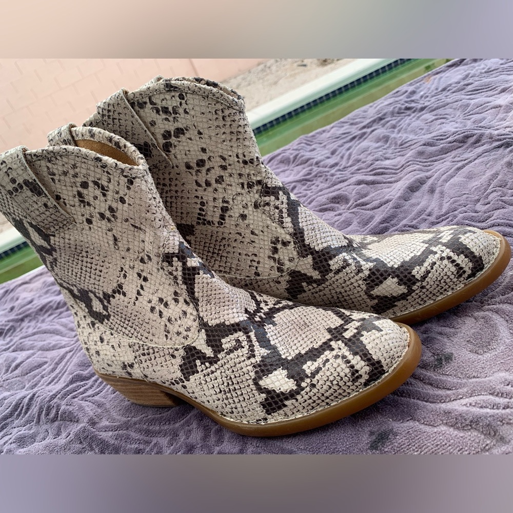 Leather Born Boots Snake print